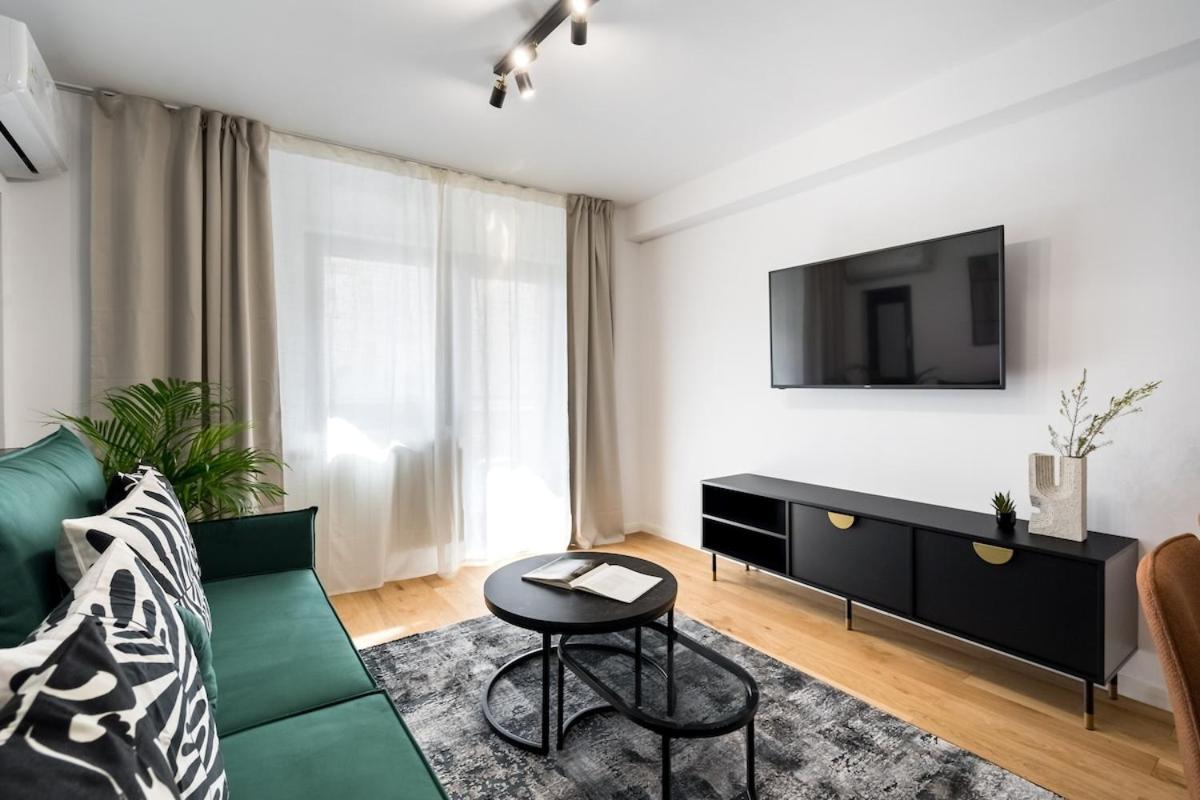 Sunny 2br Large Midtown Flat - 3 Superb Balconies Apartamento