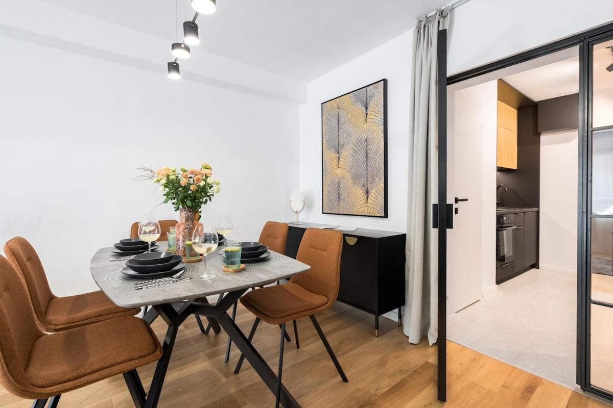Sunny 2br Large Midtown Flat - 3 Superb Balconies Bucareste
