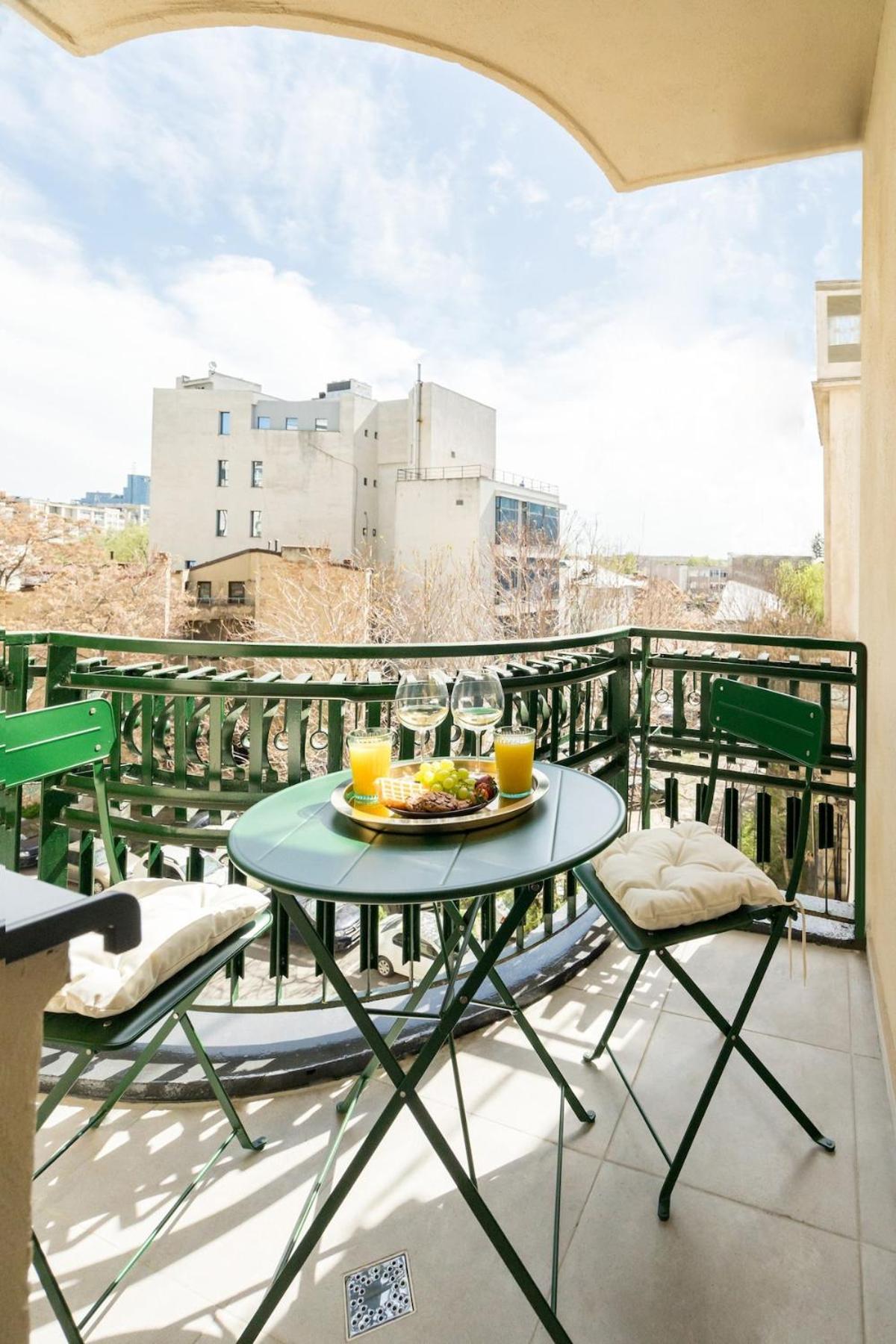 Sunny 2br Large Midtown Flat - 3 Superb Balconies Apartamento