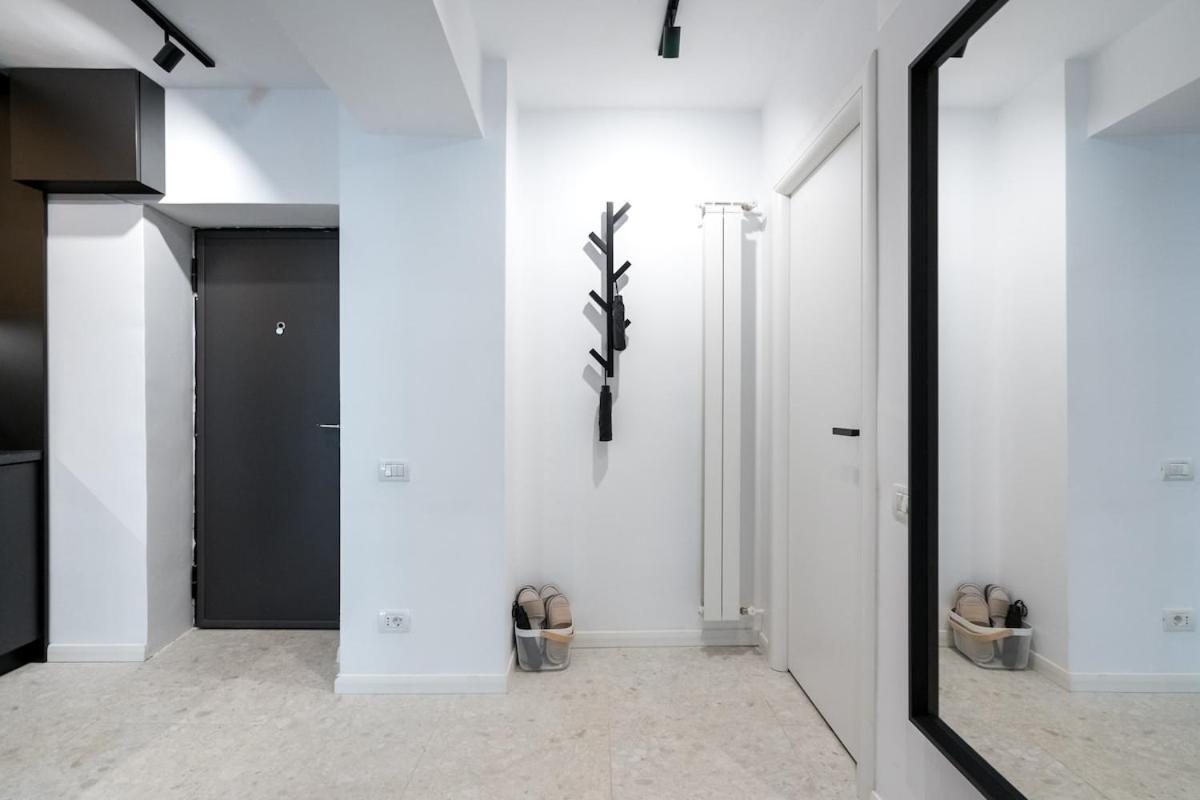 Apartamento Sunny 2br Large Midtown Flat - 3 Superb Balconies