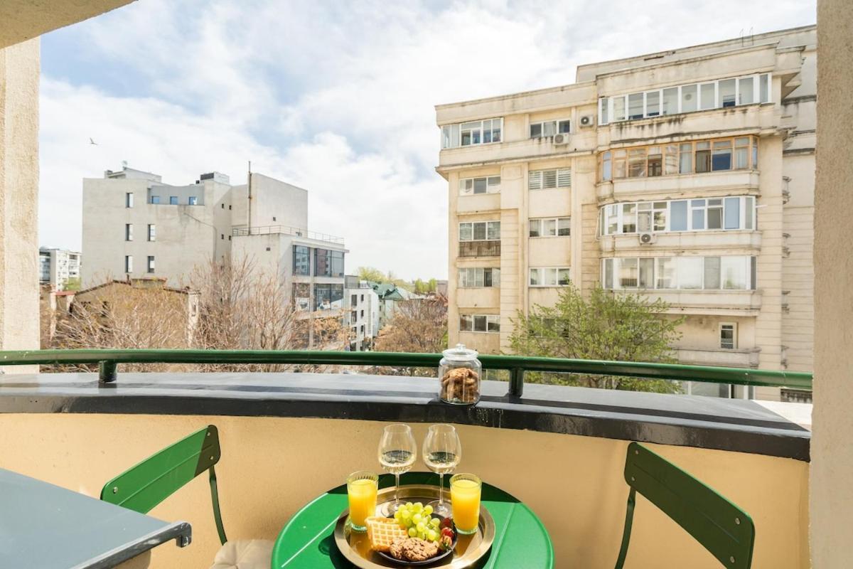 Sunny 2br Large Midtown Flat - 3 Superb Balconies Apartamento Bucareste