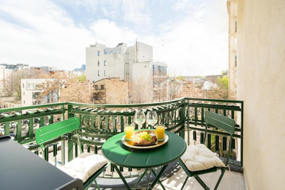 Apartment Sunny 2br Large Midtown Flat - 3 Superb Balconies *