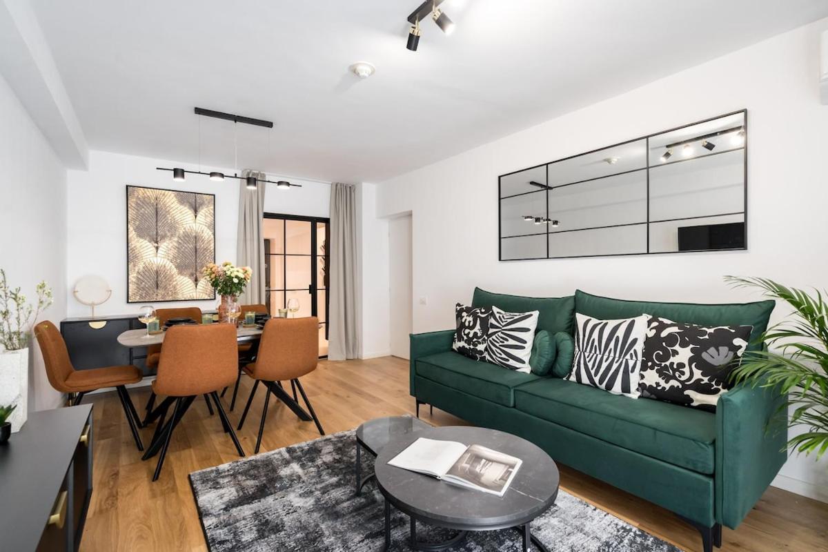 Sunny 2br Large Midtown Flat - 3 Superb Balconies Bucareste
