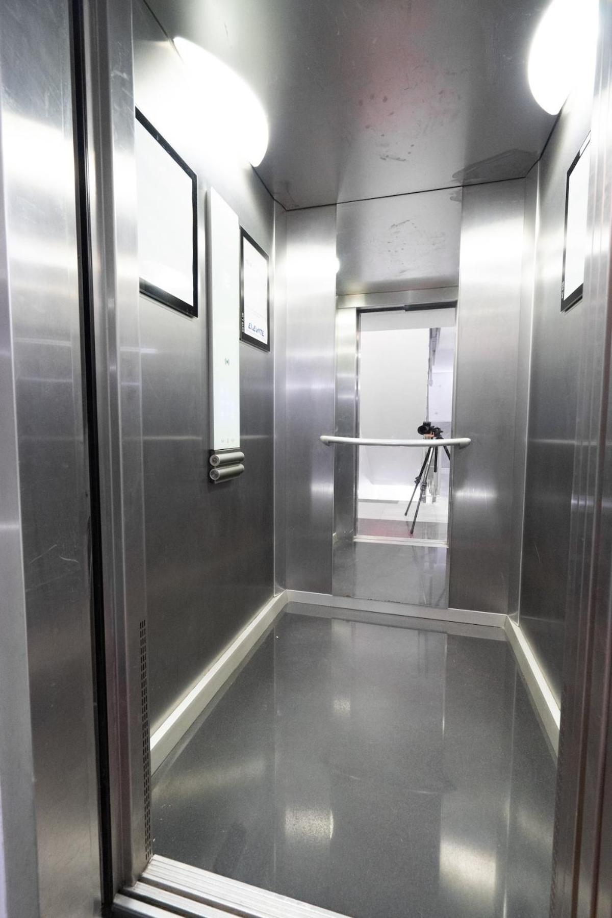 Apartment Sunny 2br Large Midtown Flat - 3 Superb Balconies Bucharest
