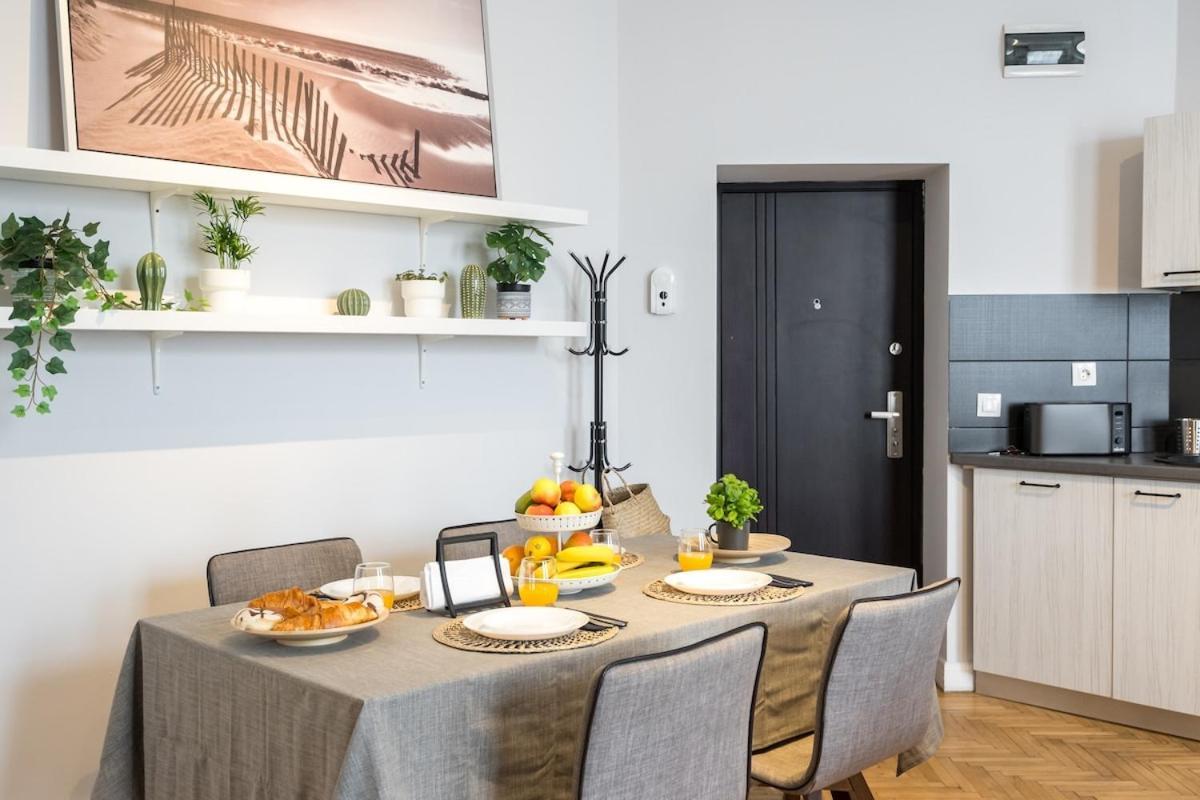 Sunny Large Flat - Amzei Square - Superb Balcony Bucharest