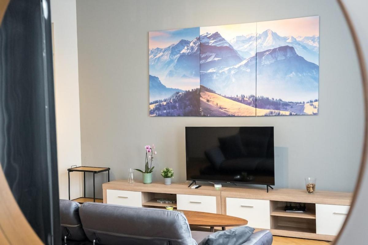 Sunny Large Flat - Amzei Square - Superb Balcony