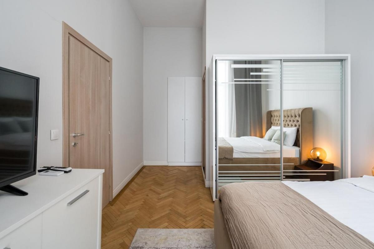 Sunny Large Flat - Amzei Square - Superb Balcony *