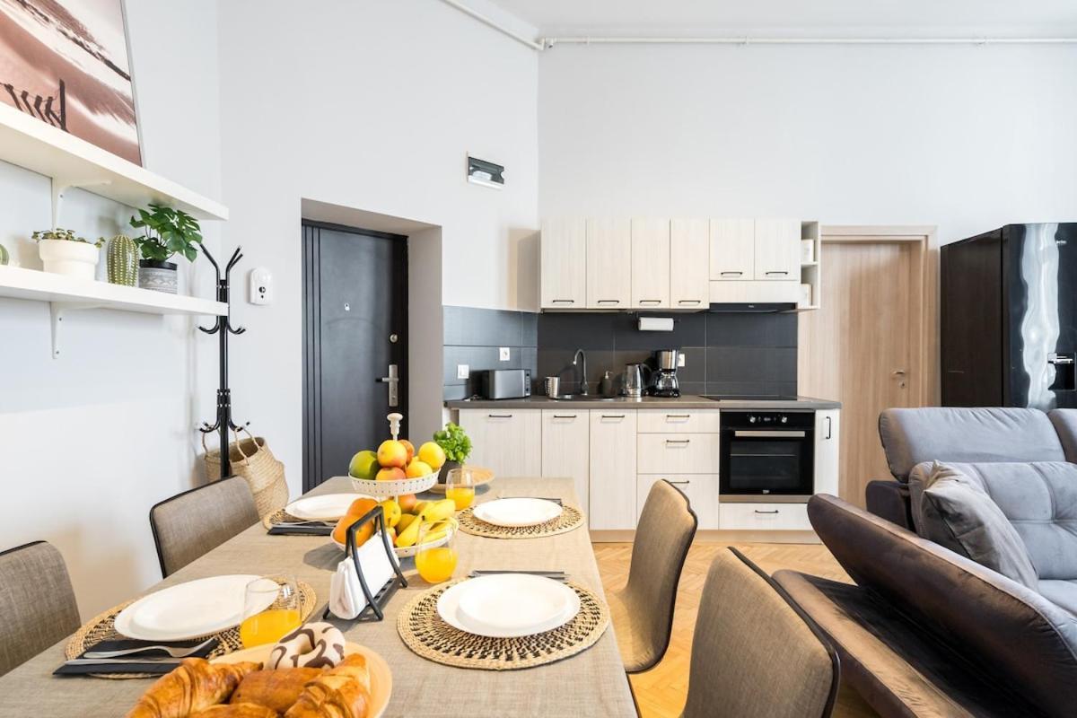 Sunny Large Flat - Amzei Square - Superb Balcony Apartment
