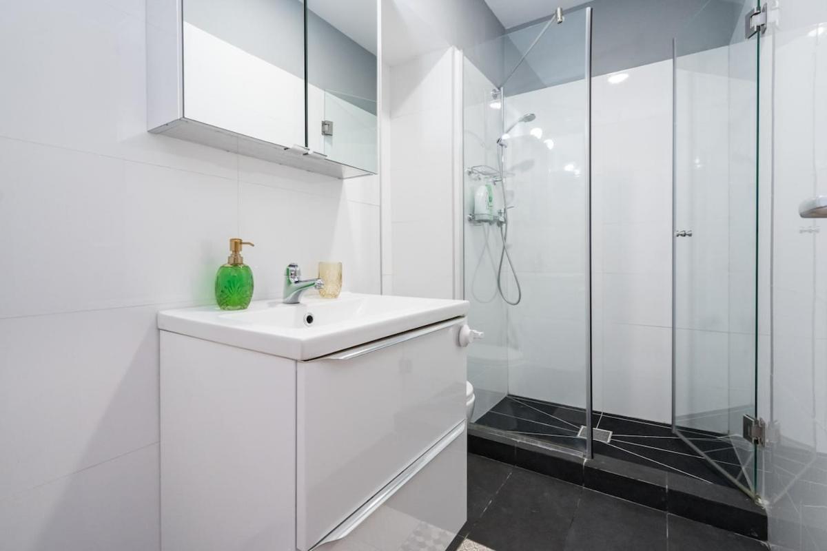 Sunny Large Flat - Amzei Square - Superb Balcony Bucharest