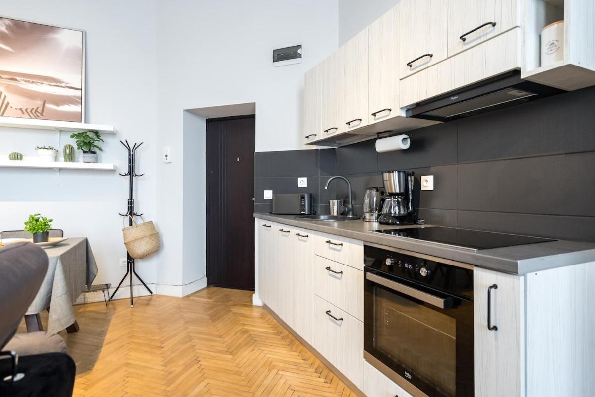 Sunny Large Flat - Amzei Square - Superb Balcony Apartment *