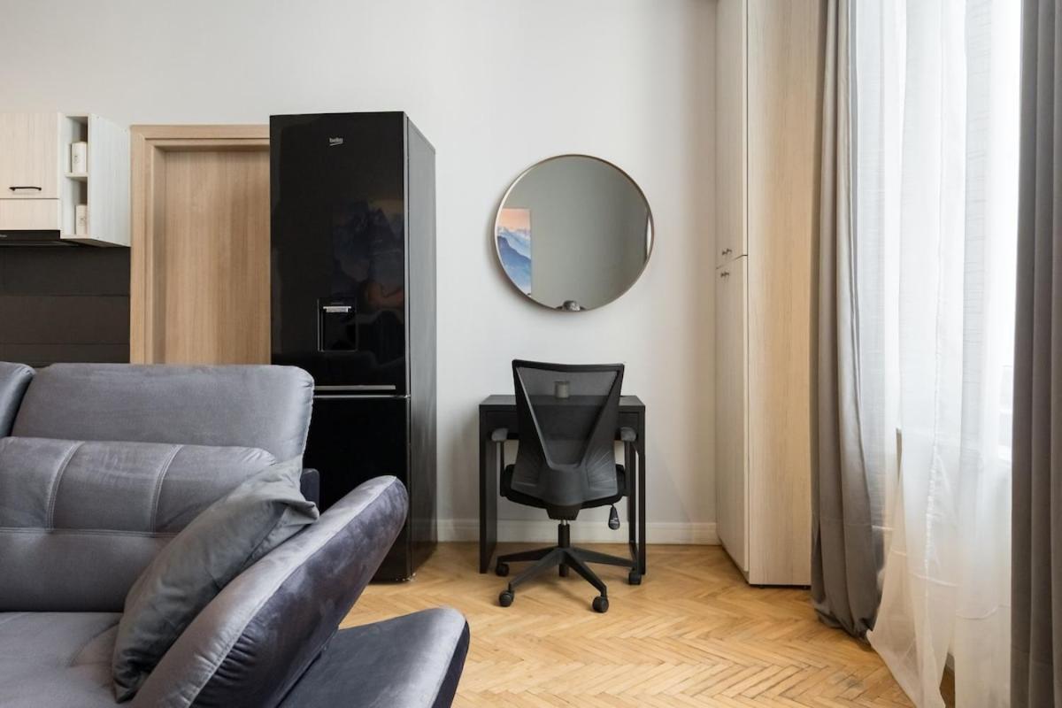 Apartment Sunny Large Flat - Amzei Square - Superb Balcony Bucharest