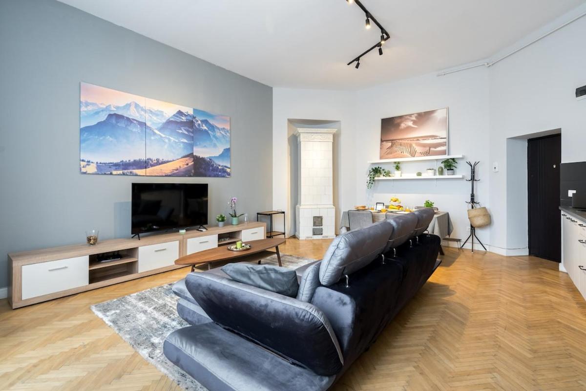 Sunny Large Flat - Amzei Square - Superb Balcony Bucharest