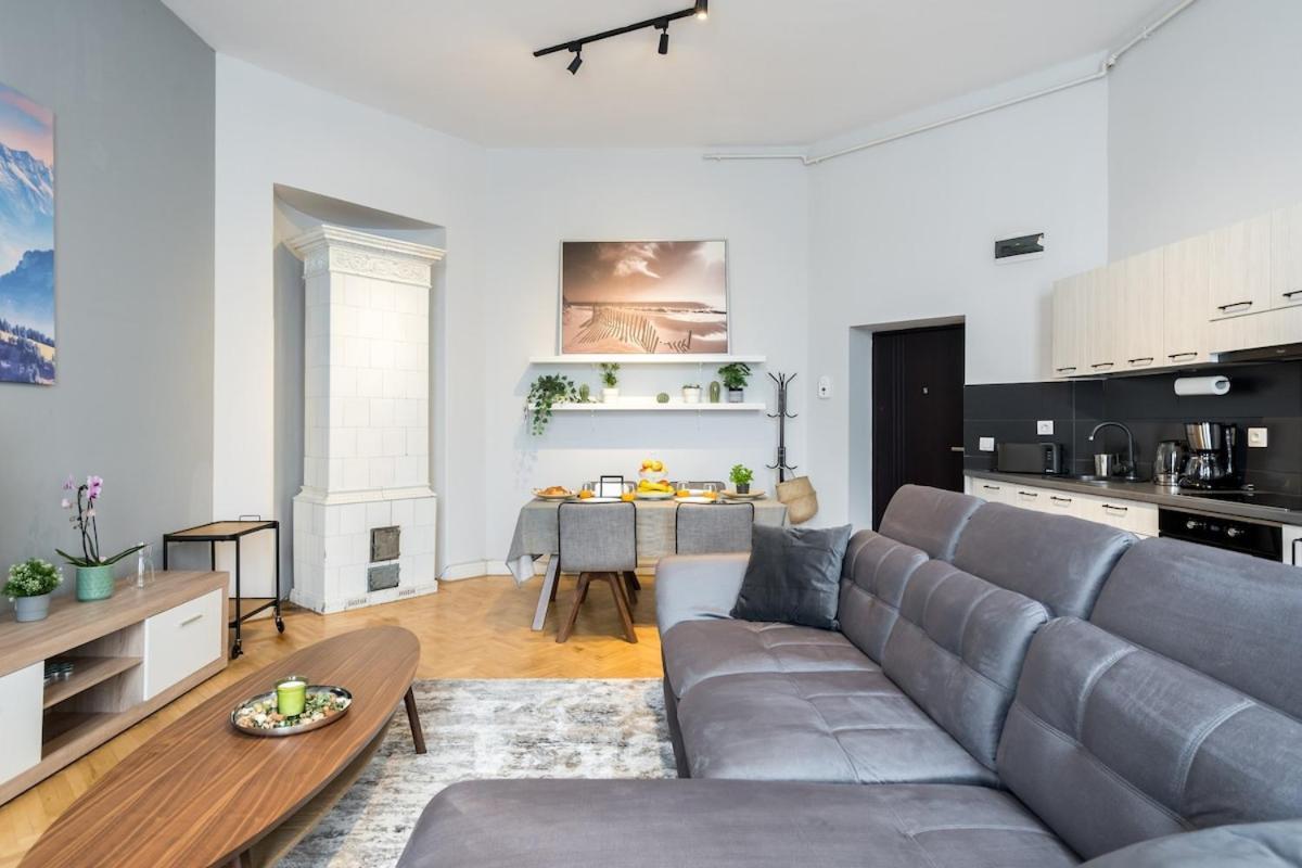 Sunny Large Flat - Amzei Square - Superb Balcony * Bucharest