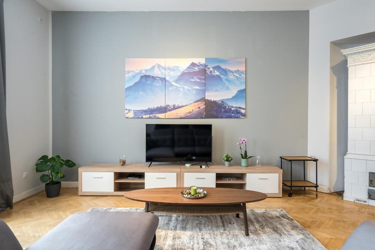 Sunny Large Flat - Amzei Square - Superb Balcony *