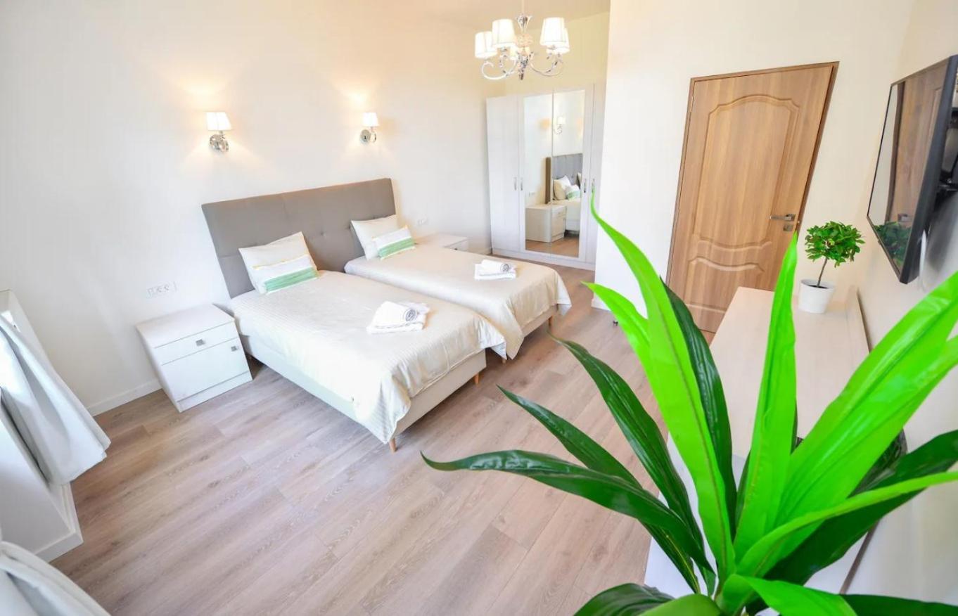 Spacious Deluxe Old Town-free Parking