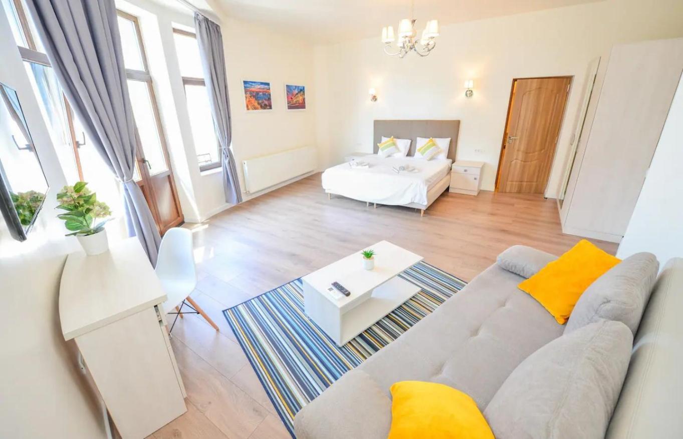Apartment Spacious Deluxe Old Town-free Parking *