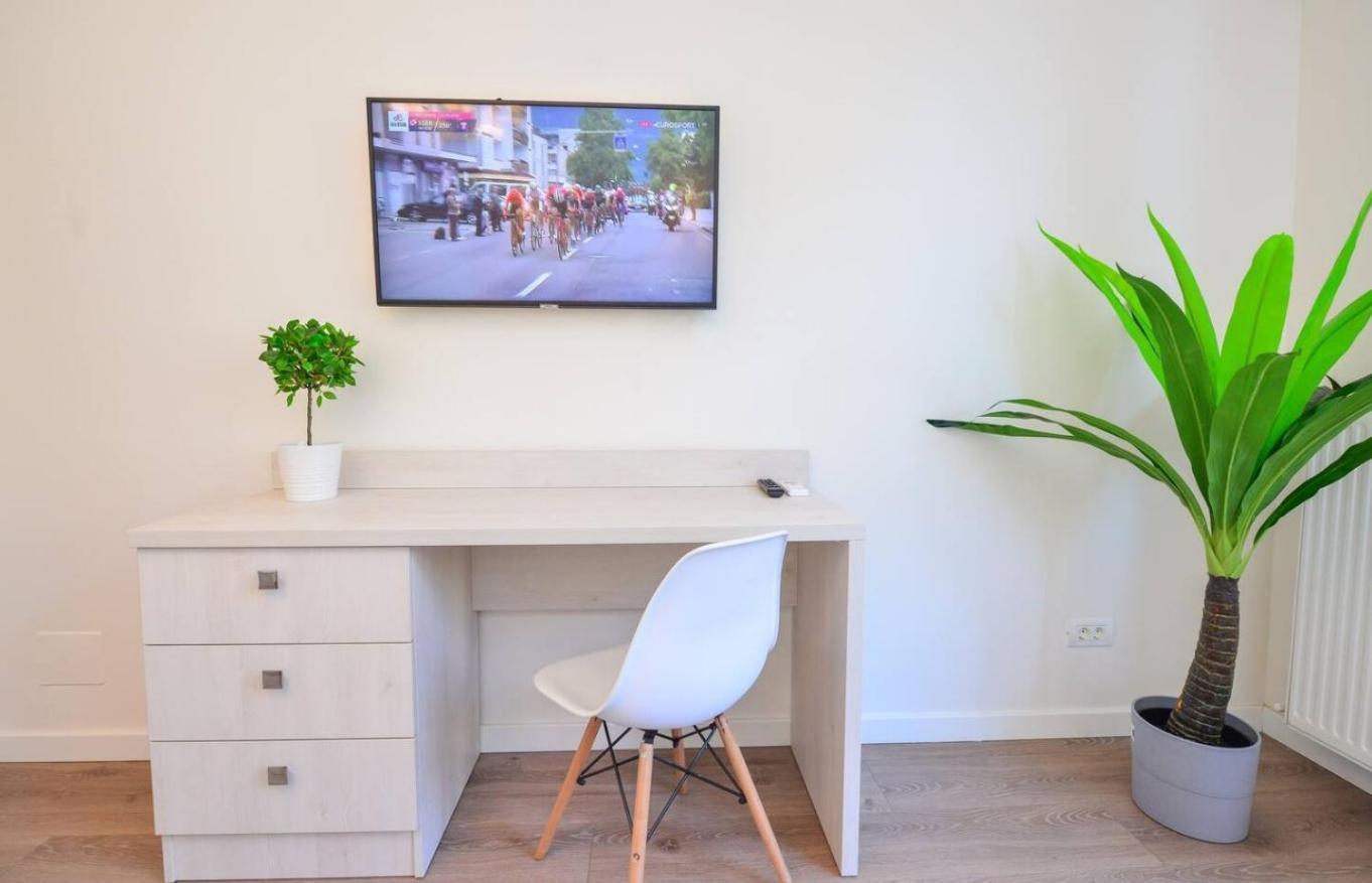 Spacious Deluxe Old Town-free Parking Apartment