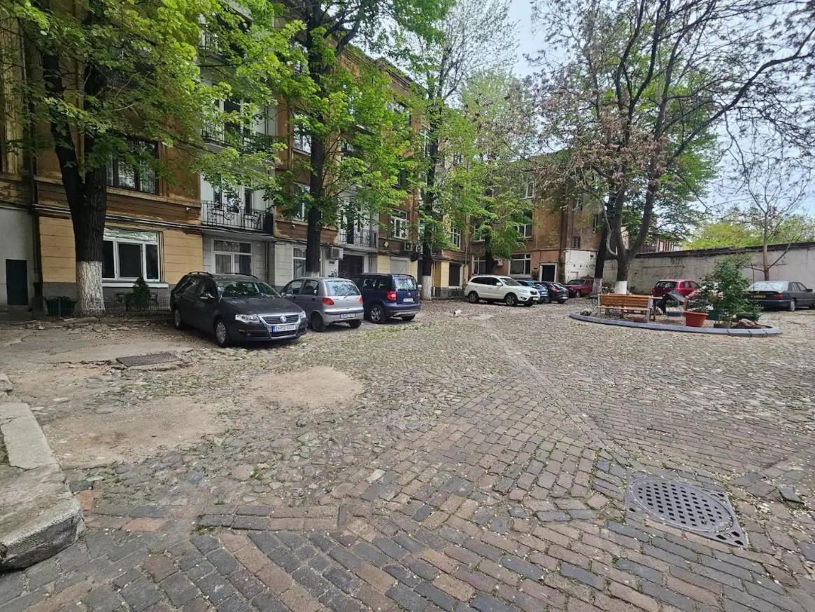 Spacious Deluxe Old Town-free Parking Apartment *