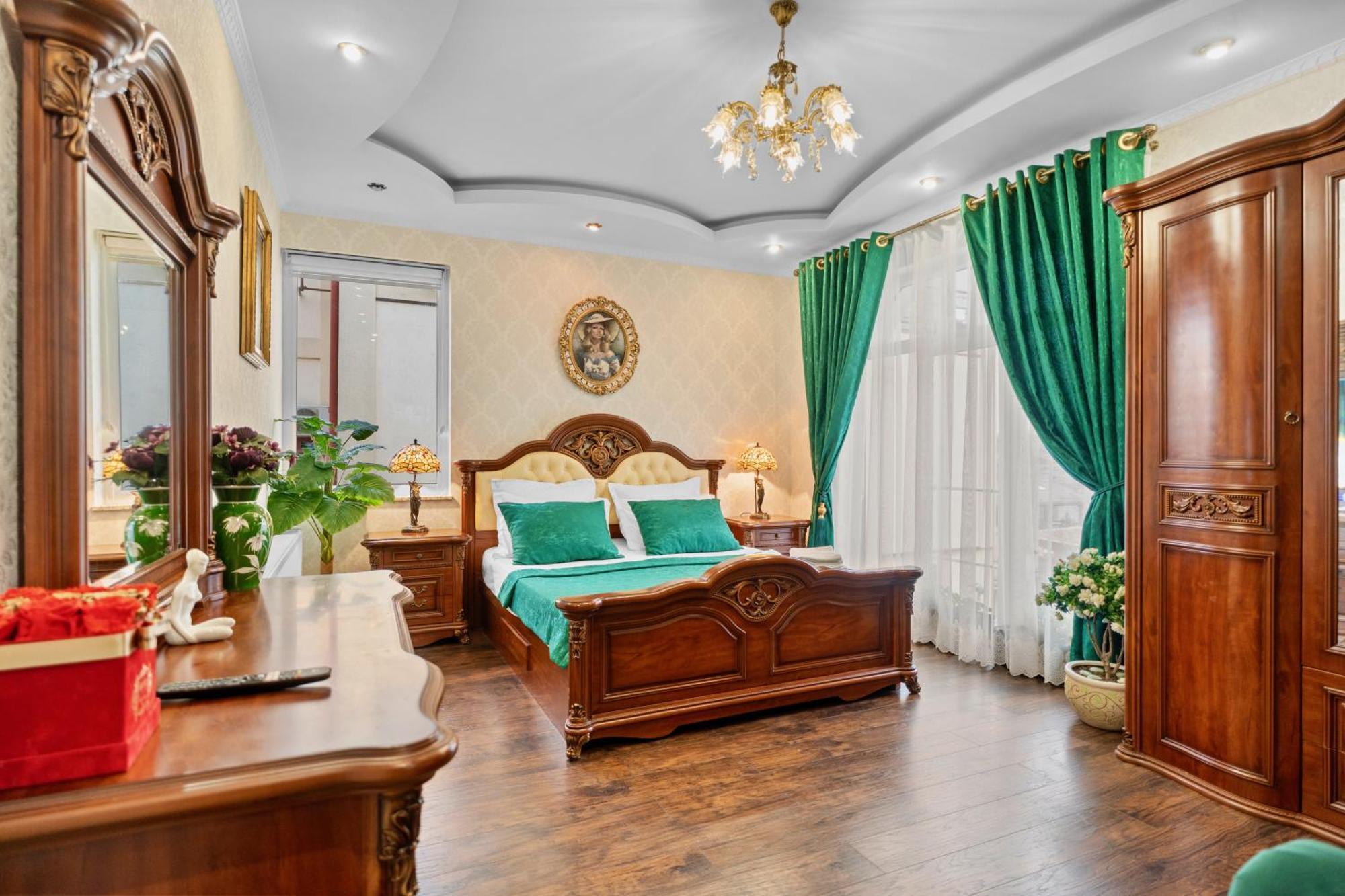 High-end 3br - Private Garden, Terrace & Bbq Bucharest