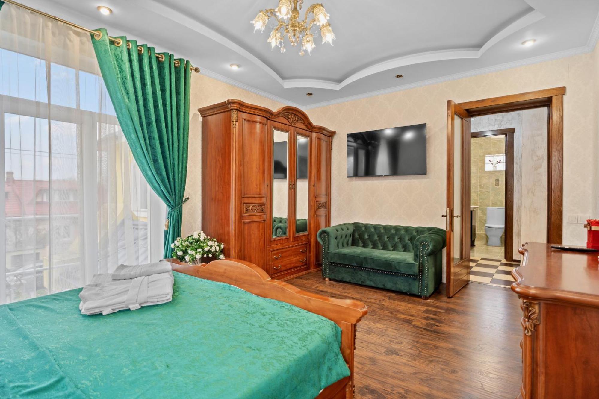 Luxurious With Lush Garden And Huge Terrace Near Herastrau Park