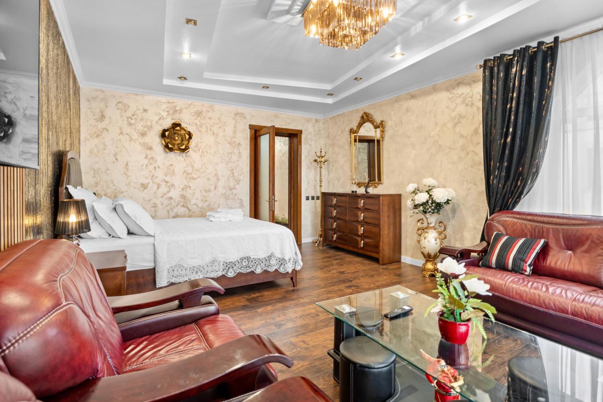 Apartment Luxurious With Lush Garden And Huge Terrace Near Herastrau Park