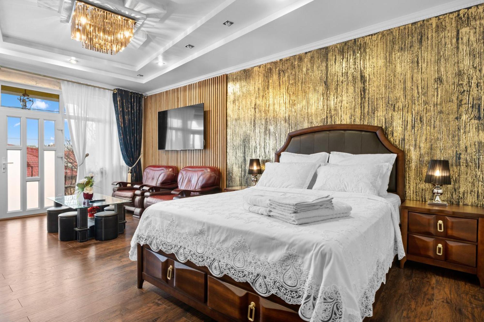 Luxurious With Lush Garden And Huge Terrace Near Herastrau Park Apartment Bucharest