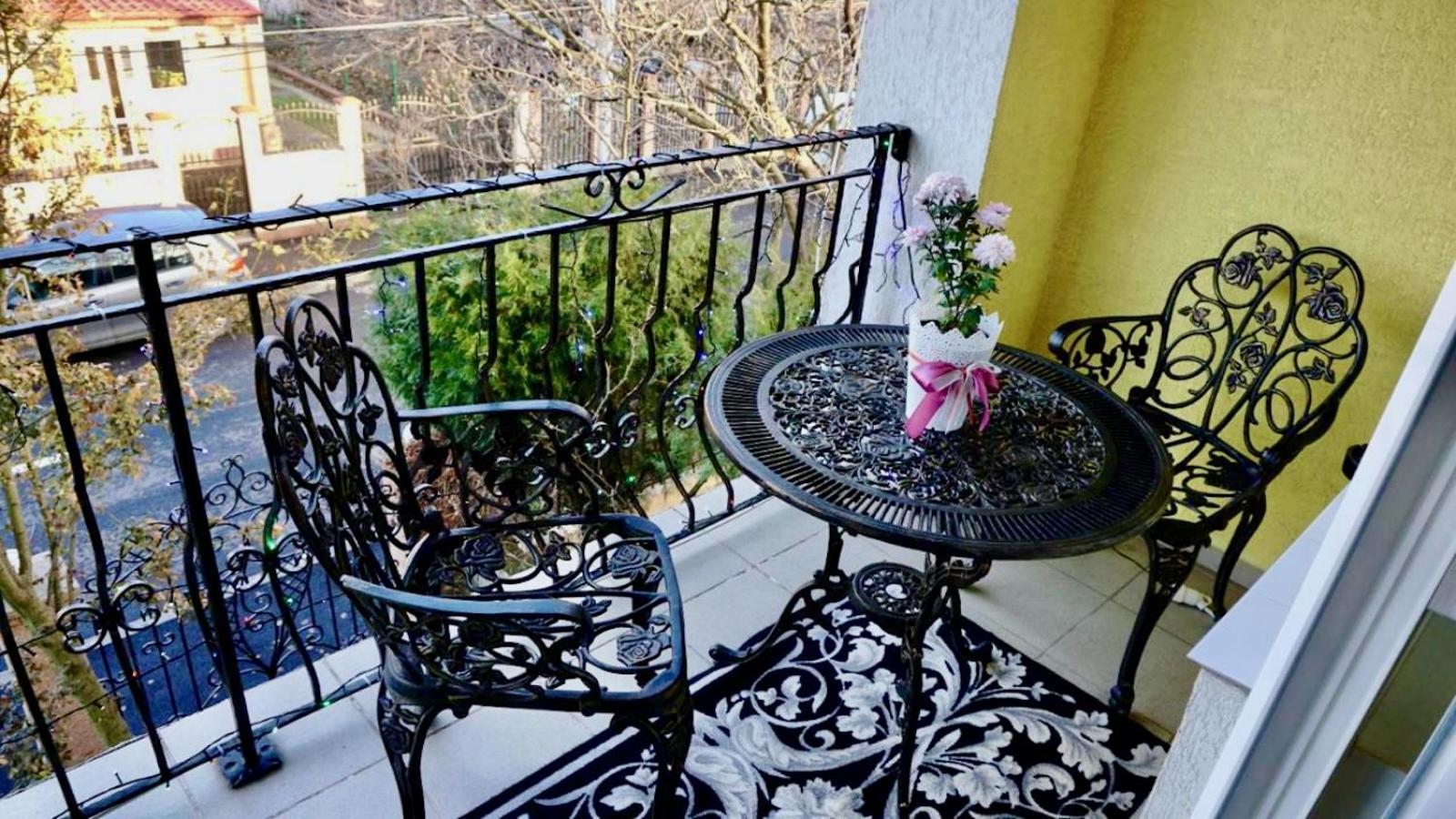 Luxurious With Lush Garden And Huge Terrace Near Herastrau Park * Bucharest