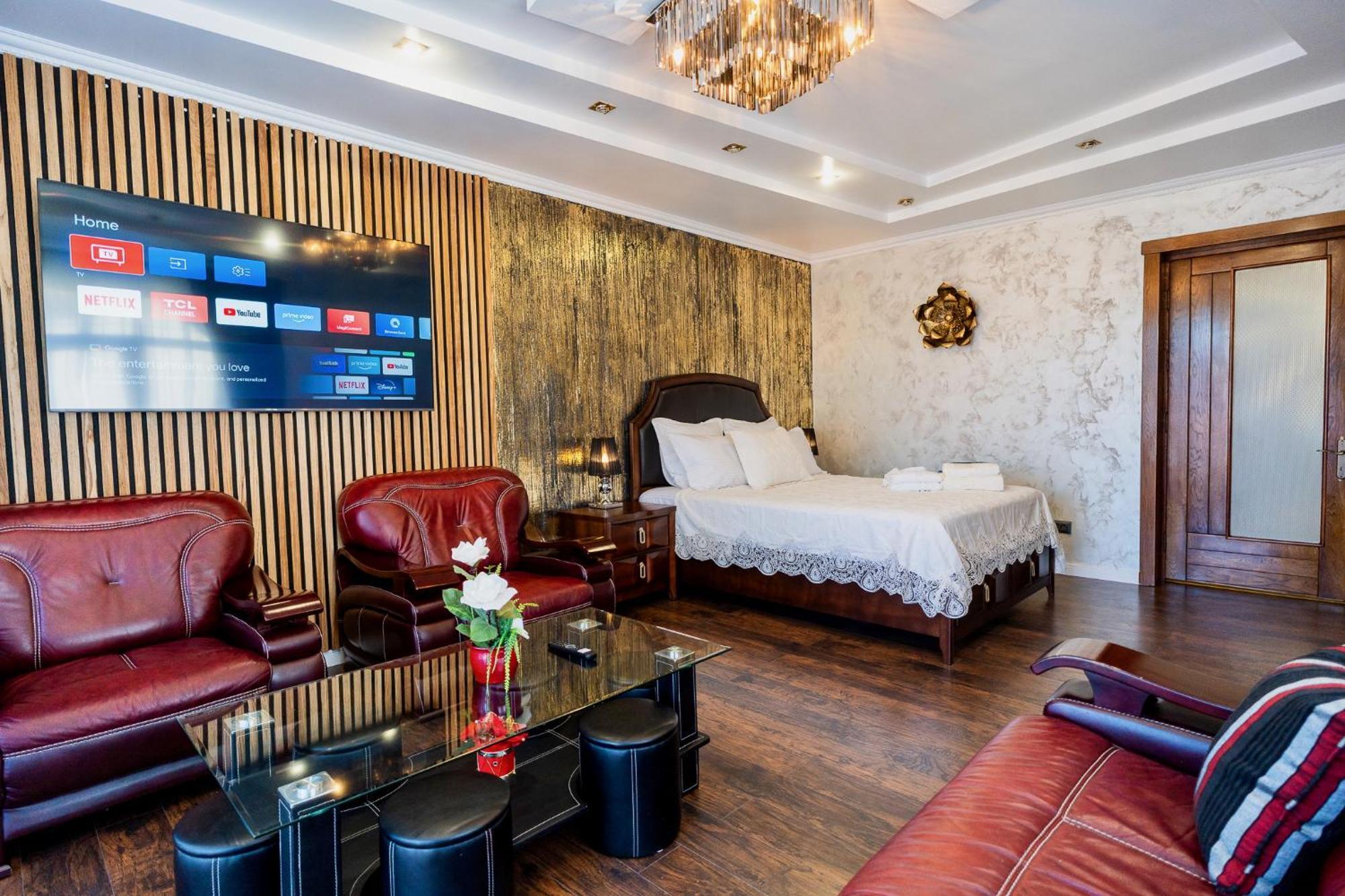Apartment Luxurious With Lush Garden And Huge Terrace Near Herastrau Park
