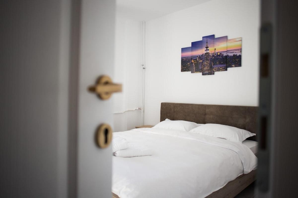 Cozyapartment Near Metrogorjului * Bucharest