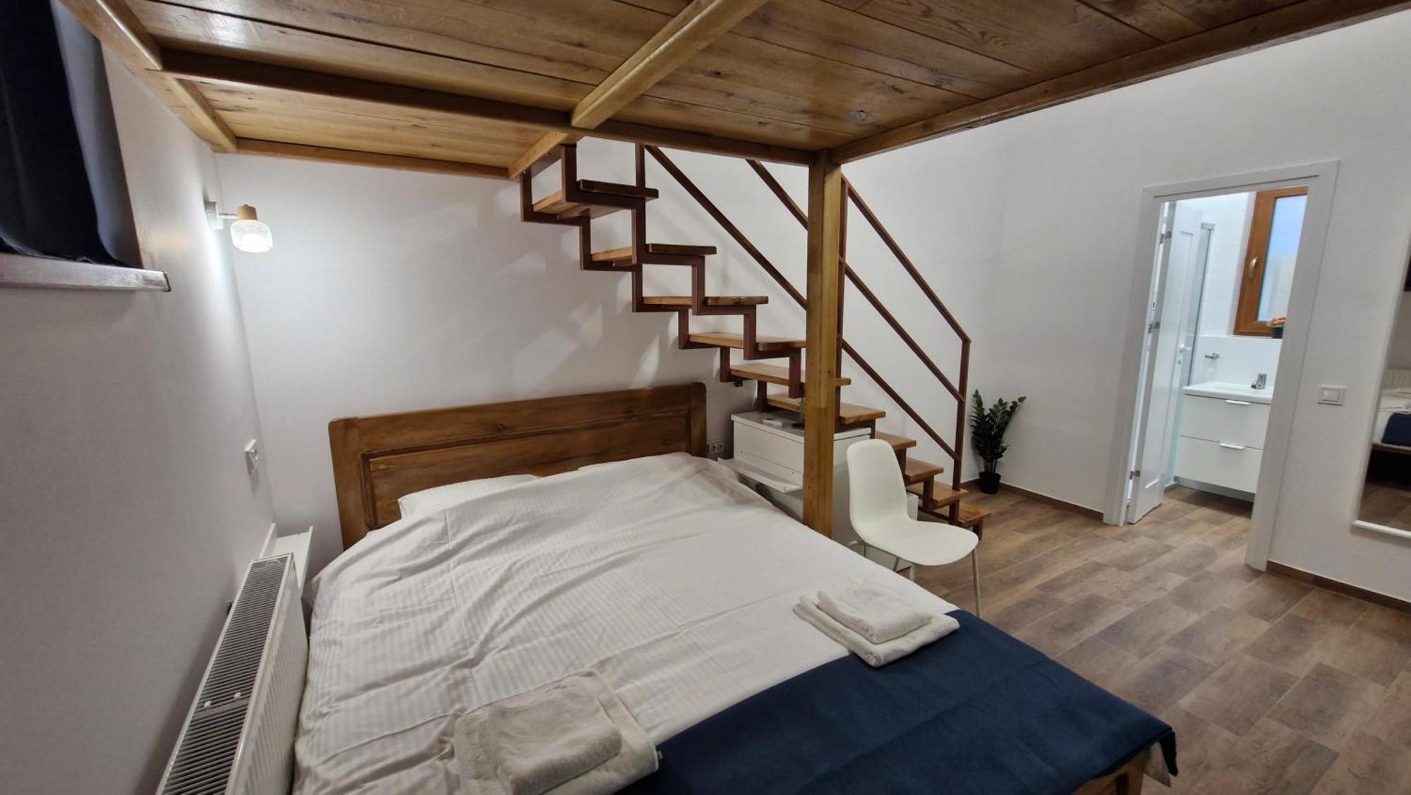 Cozy Old Town Eugen Carada Street Apartment