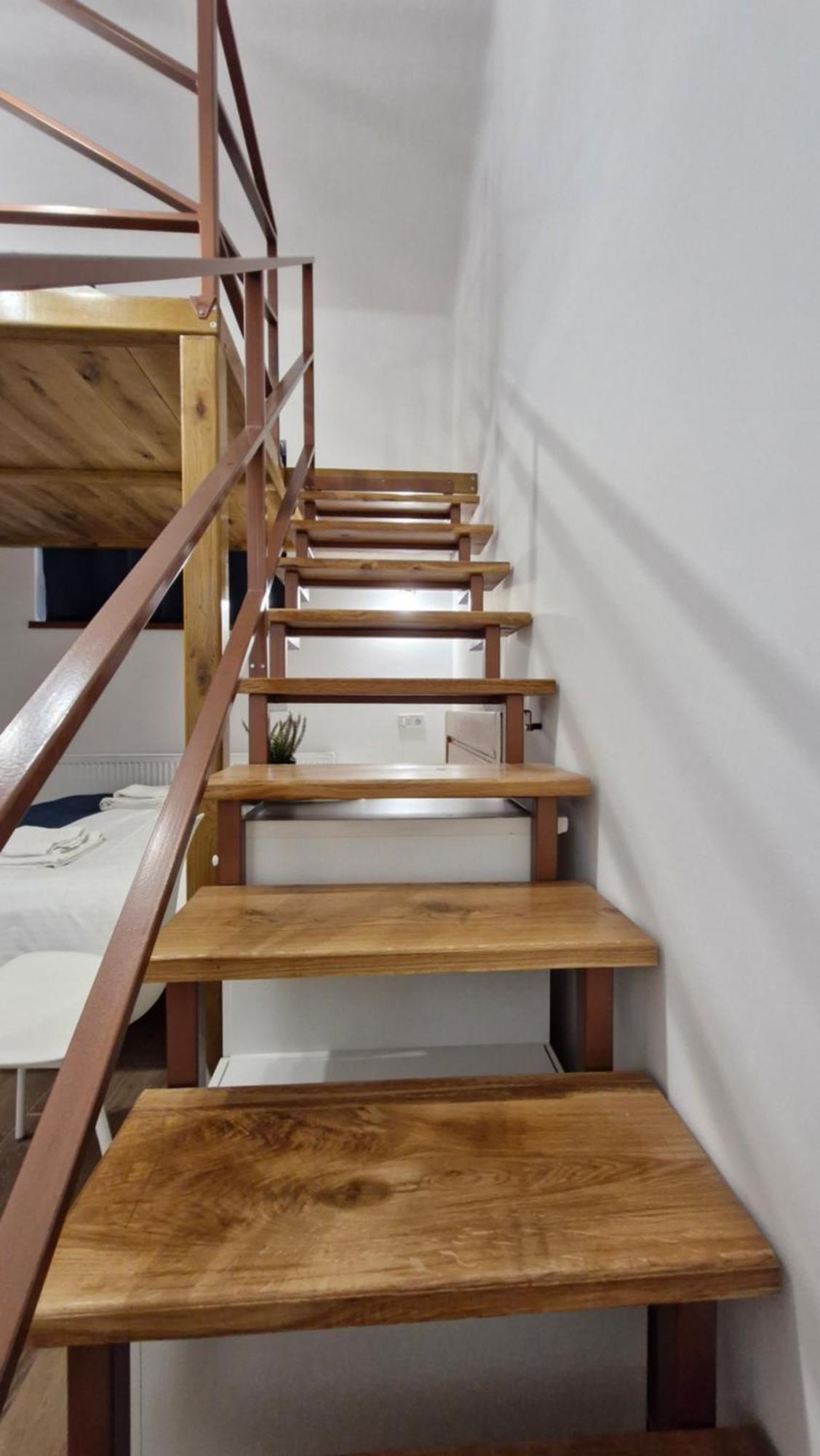 Cozy Old Town Eugen Carada Street Apartment