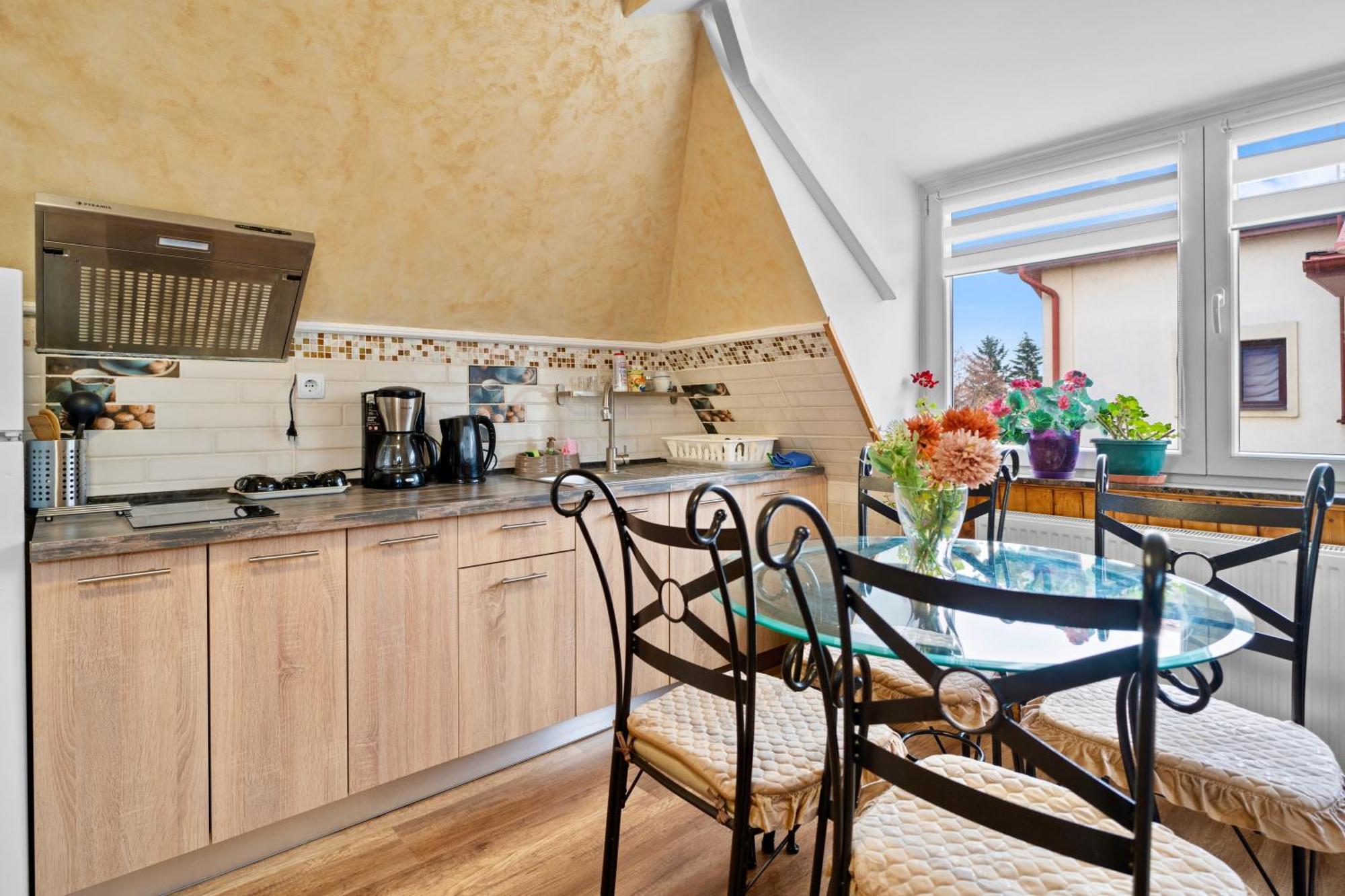 Apartment Cozy With Free Parking Close To Romexpo