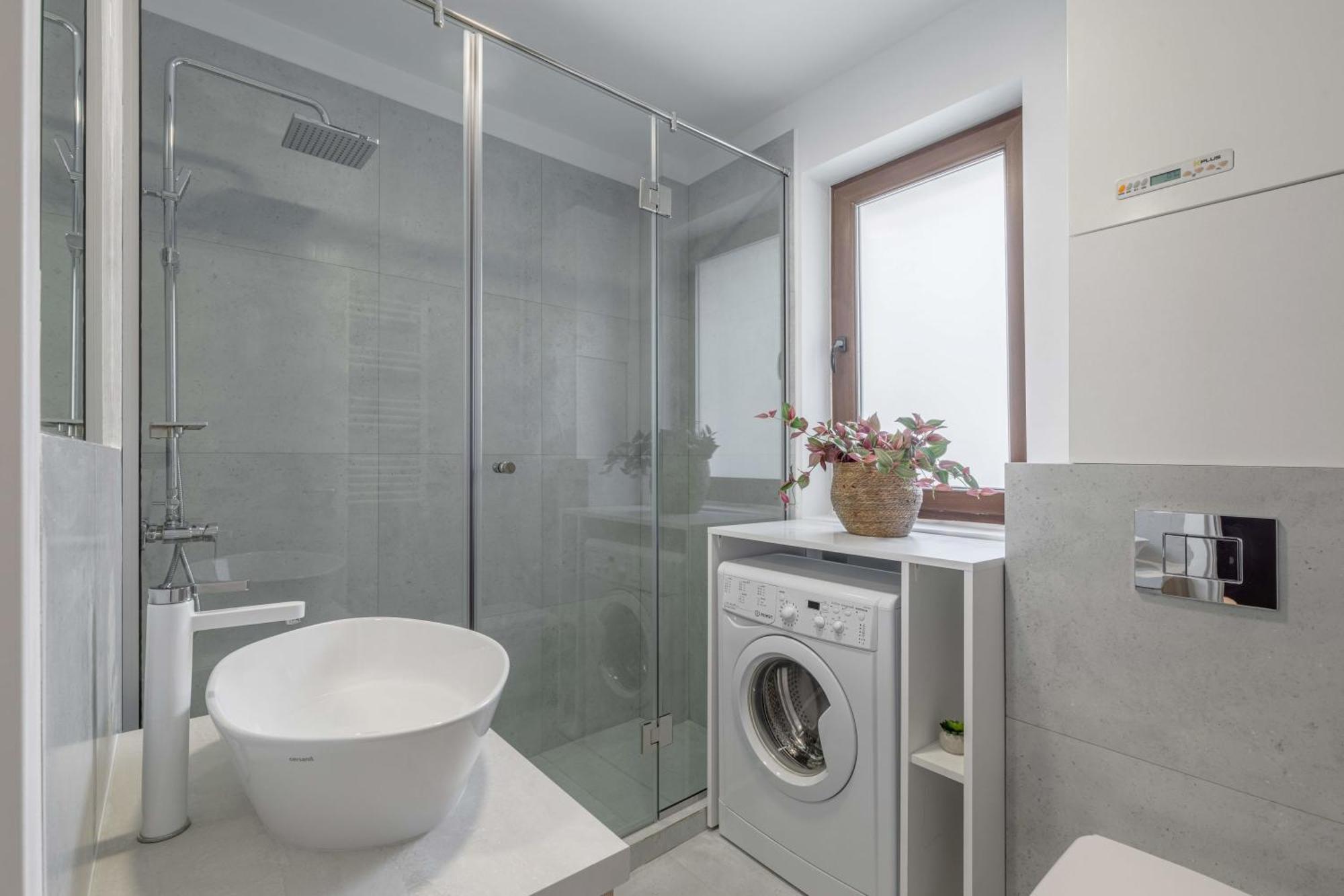 Modern & Bright On Amzei Square Apartament