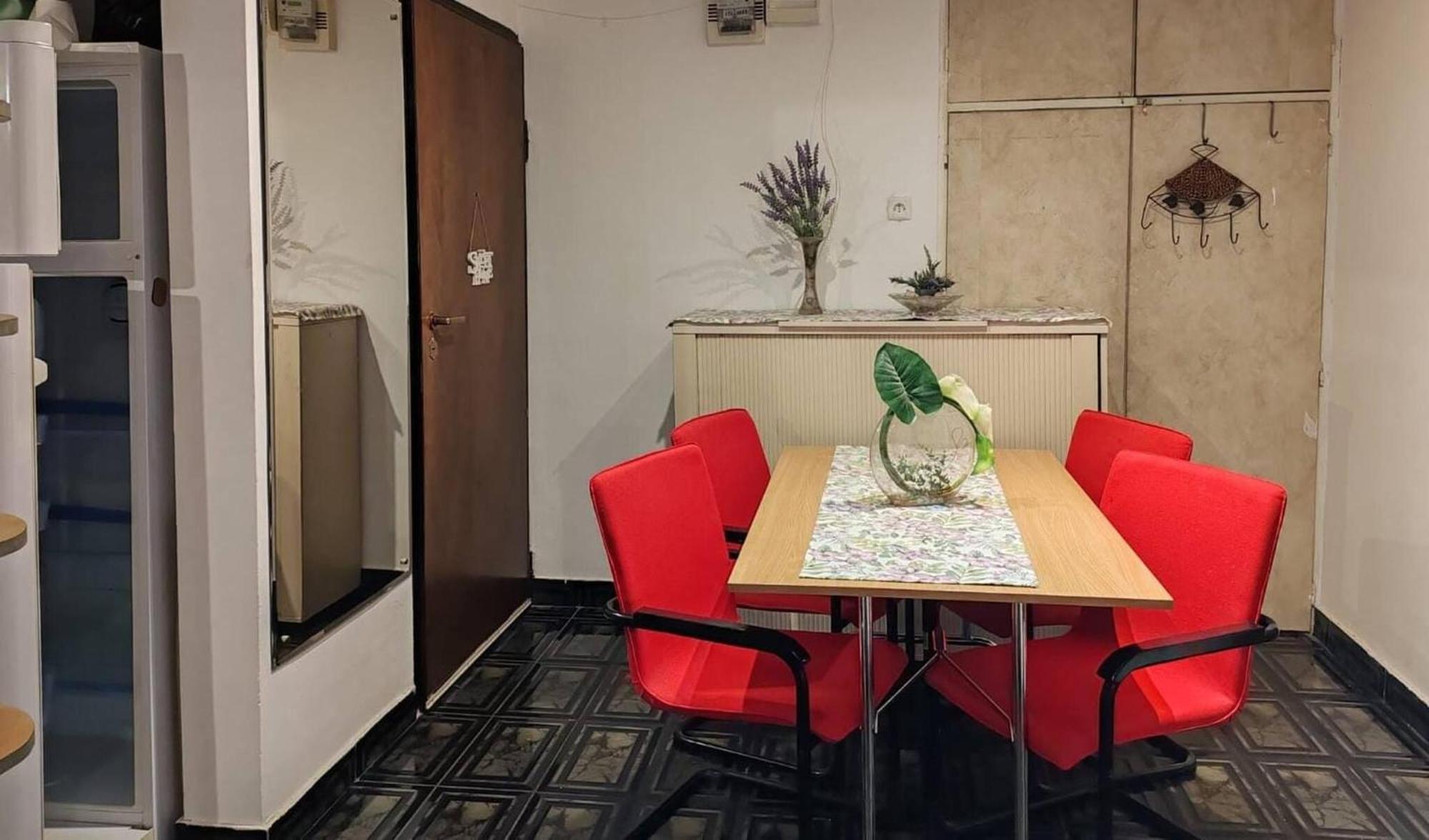 Parklake 4 With 6 Beds Accomodates 9 People Entire * Bucharest