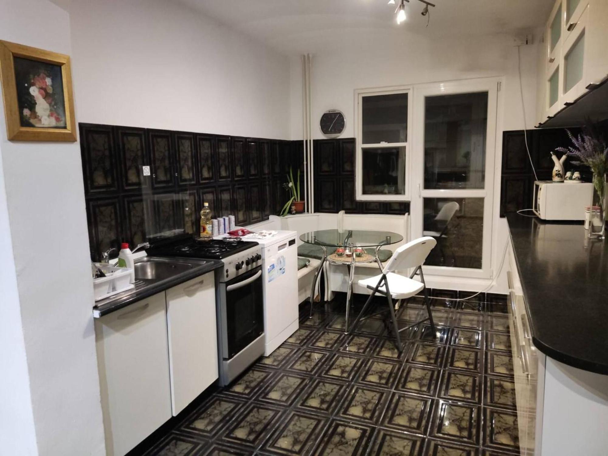 Parklake 4 With 6 Beds Accomodates 9 People Entire Bucharest