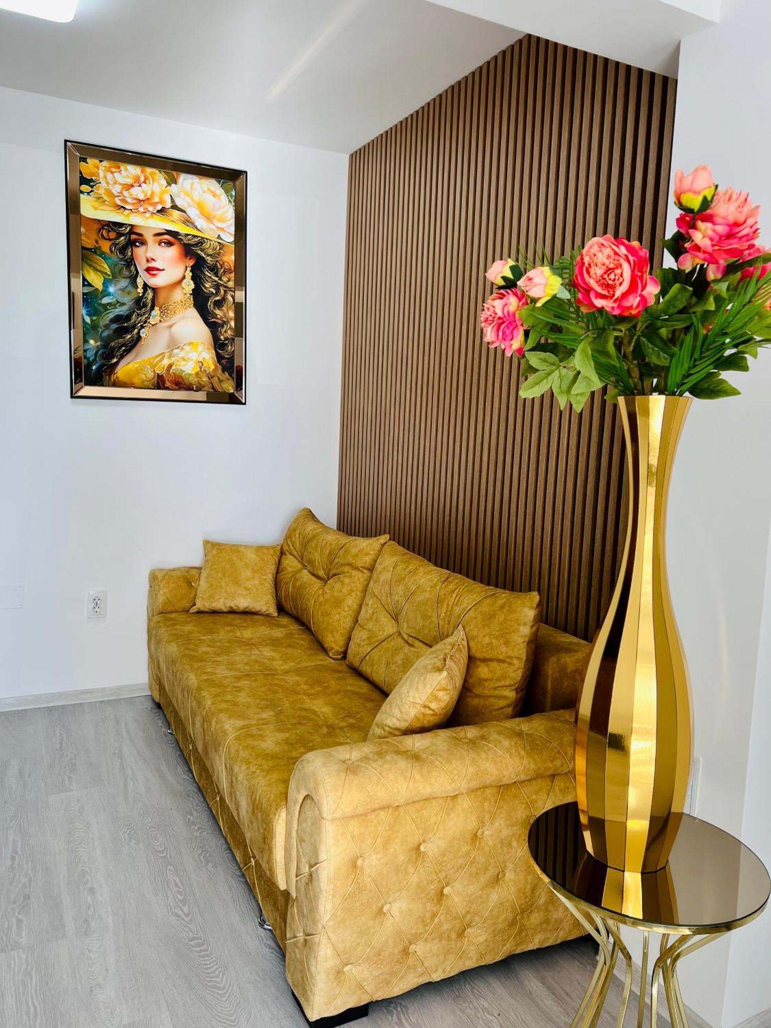 Apartament Gold House *