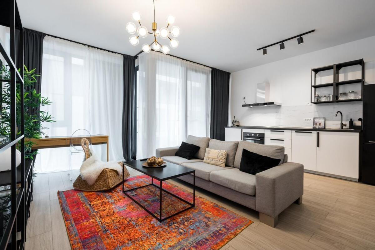 Elegance In Win Herastrau - King Bed Apartment Bucharest