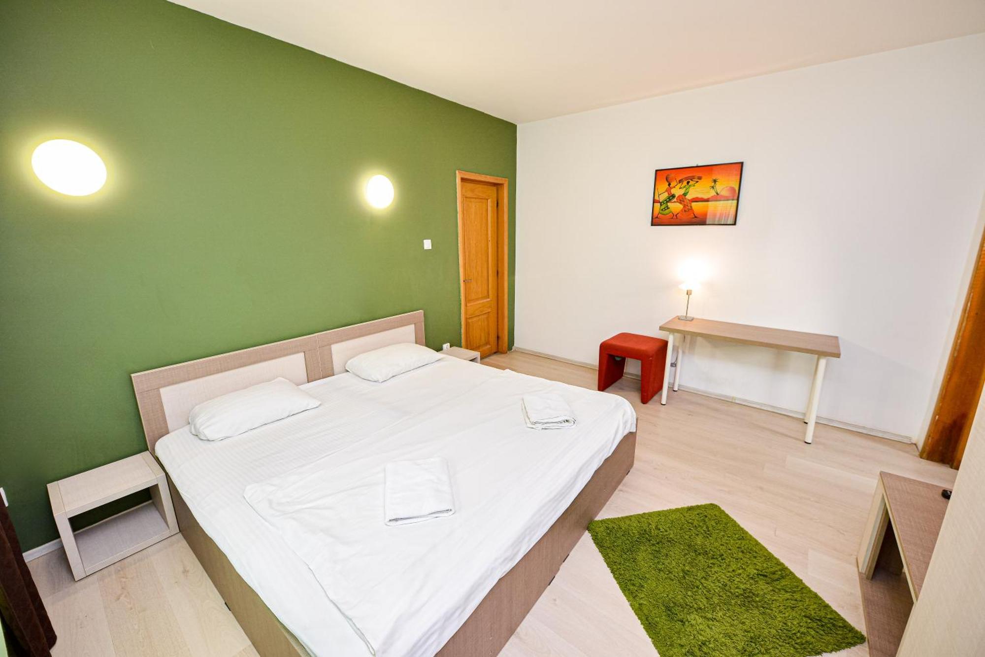 Aparthotel Center