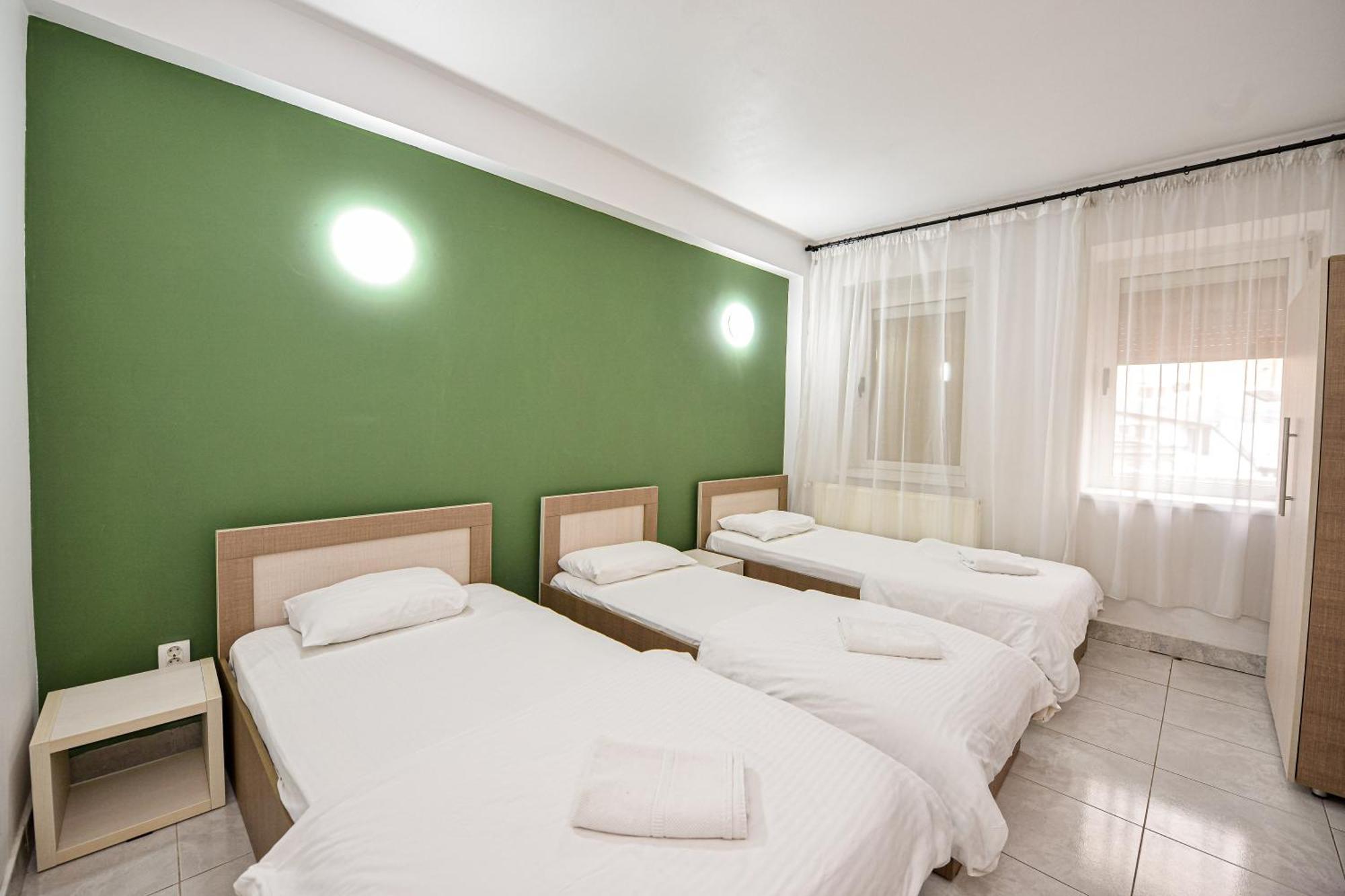 Center Apartment *