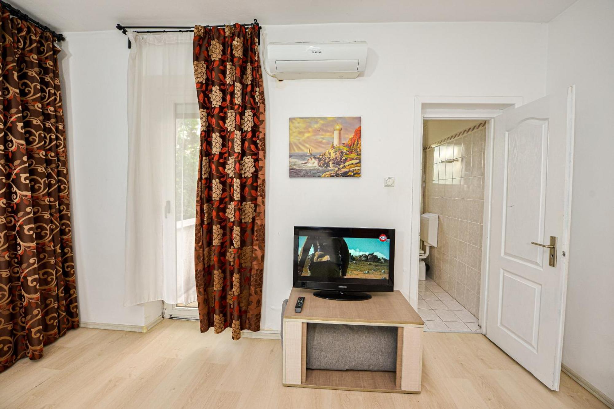 Apartment Center *