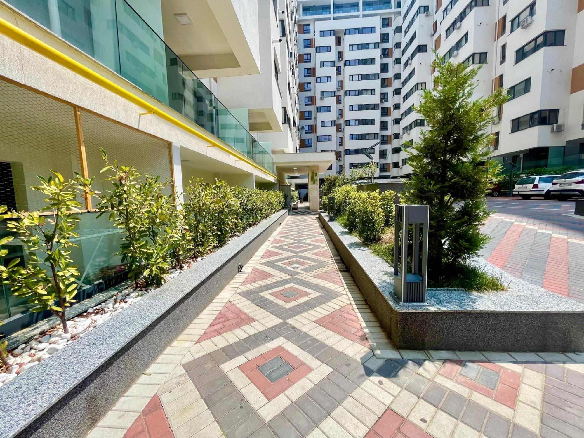Adress Ad25 Apartment *