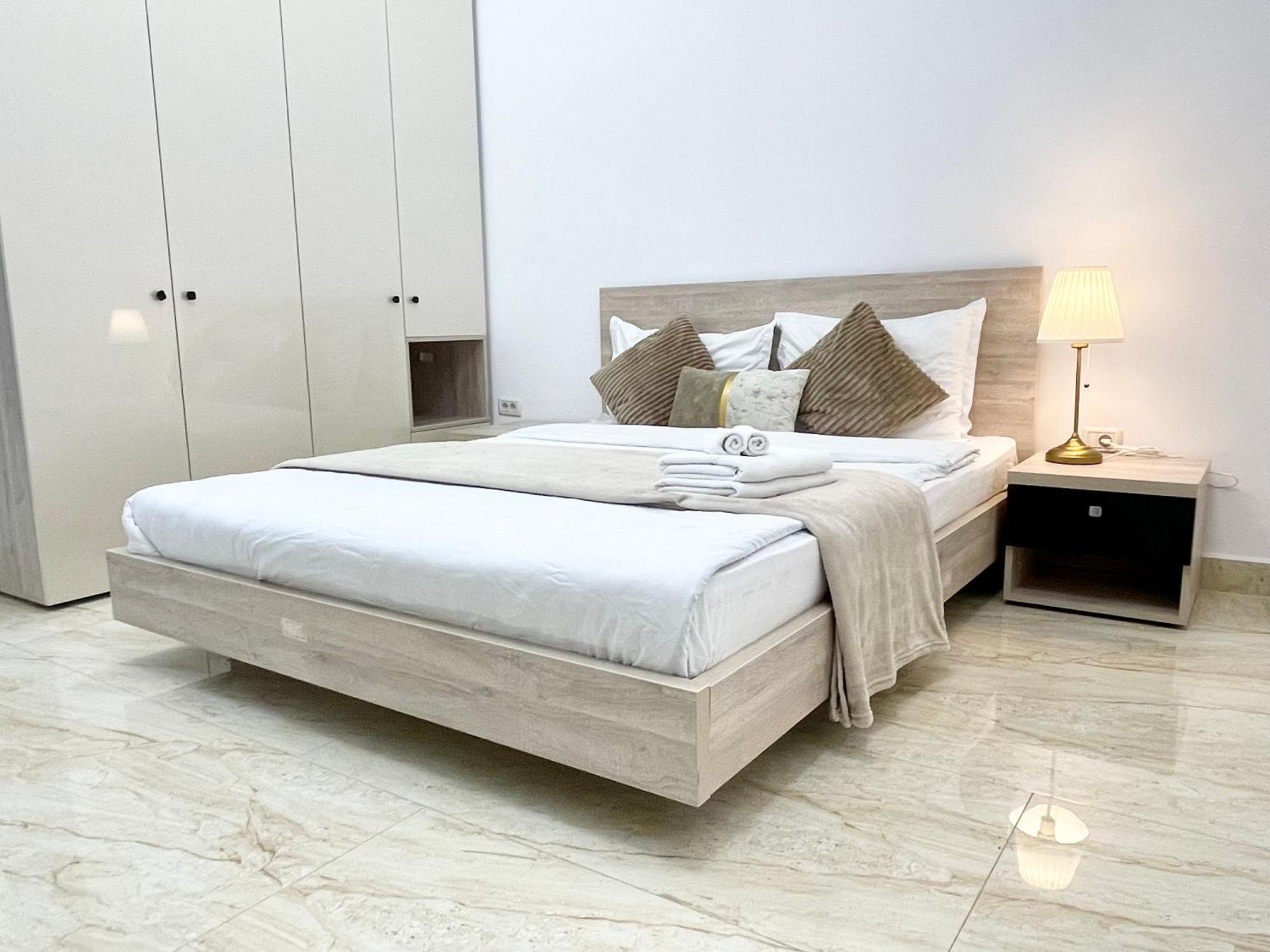 Adress Ad25 Apartment *
