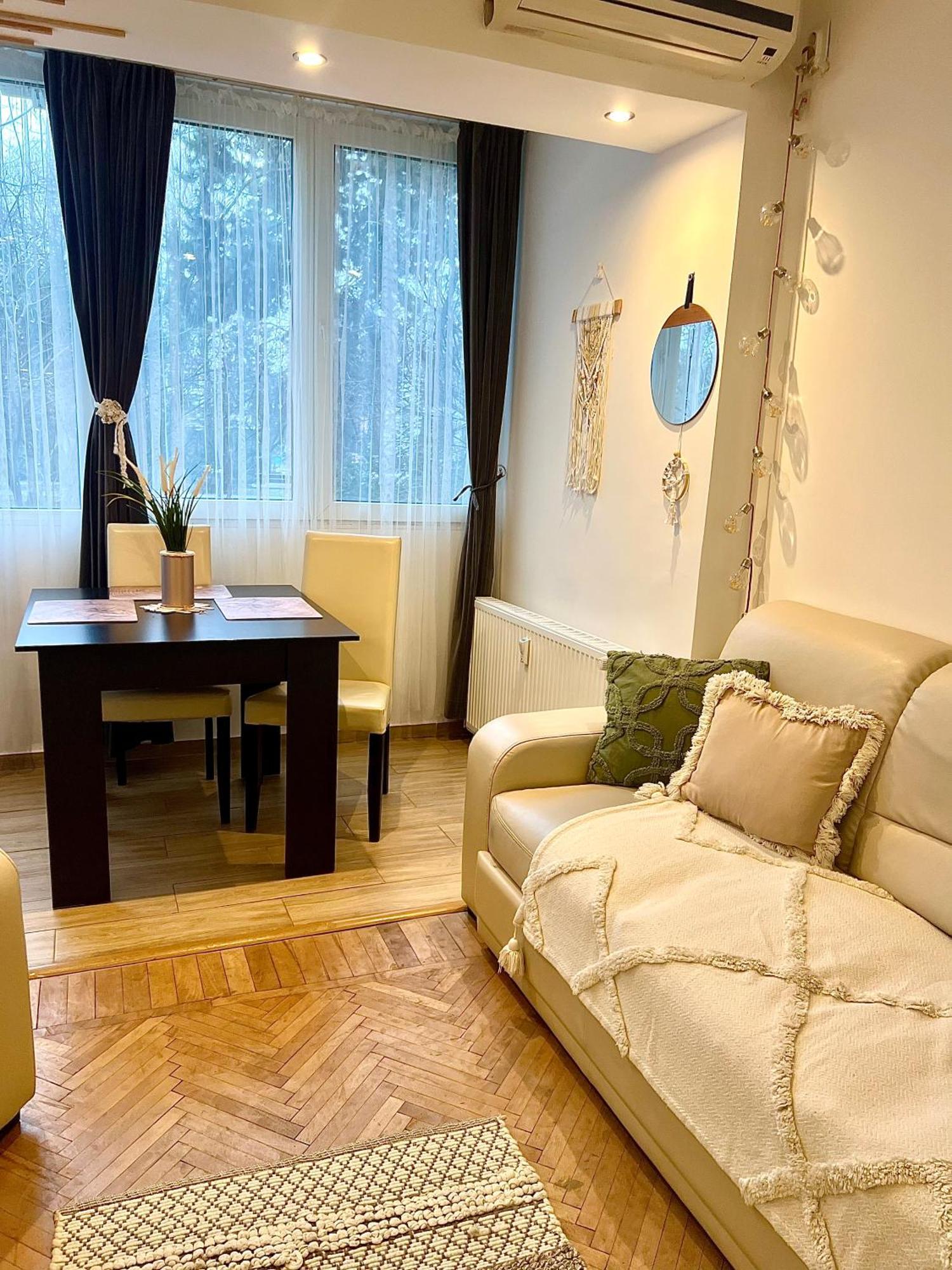 The House In The Park Apartment Bucharest
