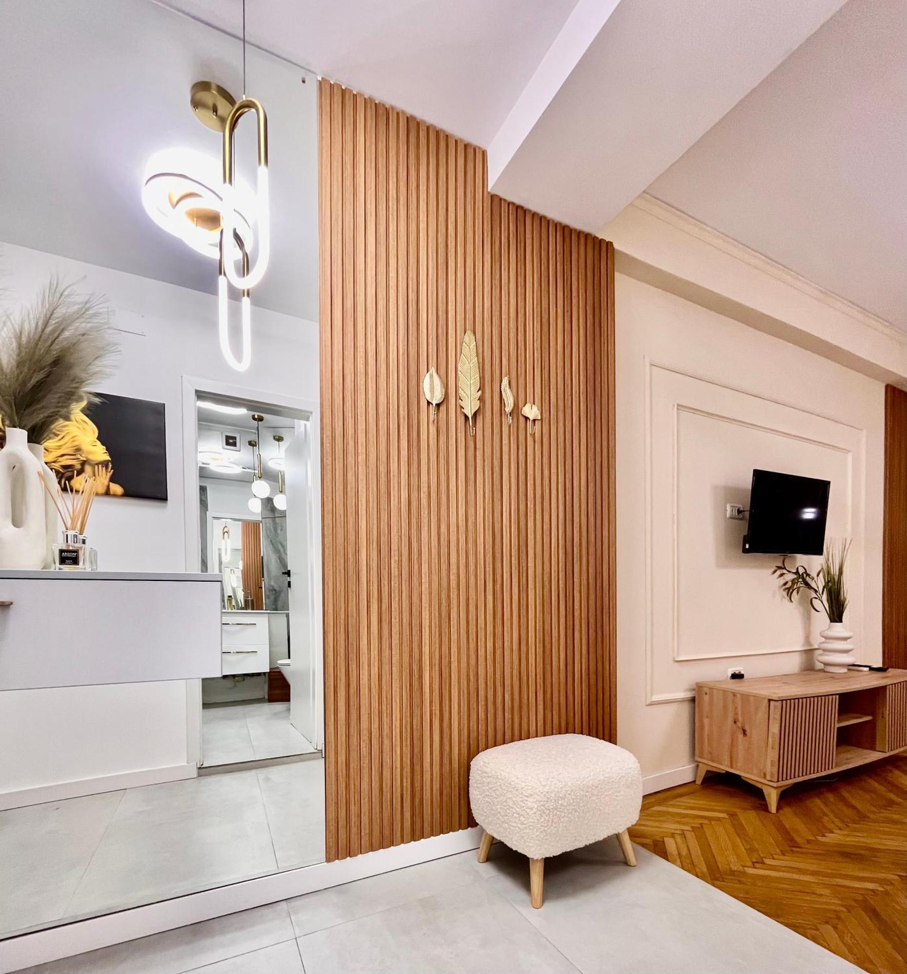 Nomad Instastudio - Steps From Old Town Apartment