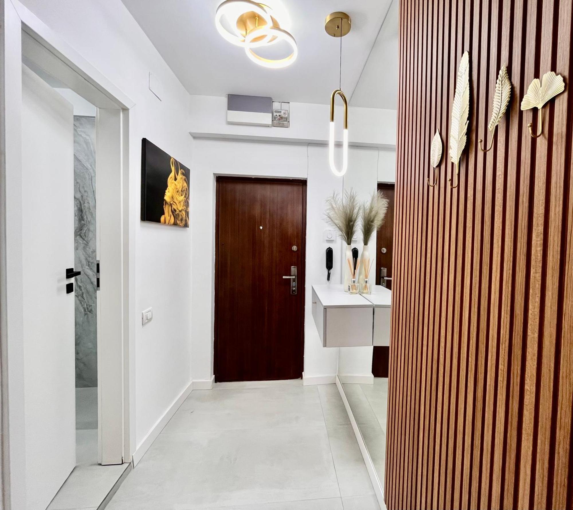 Nomad Instastudio - Steps From Old Town Apartment *