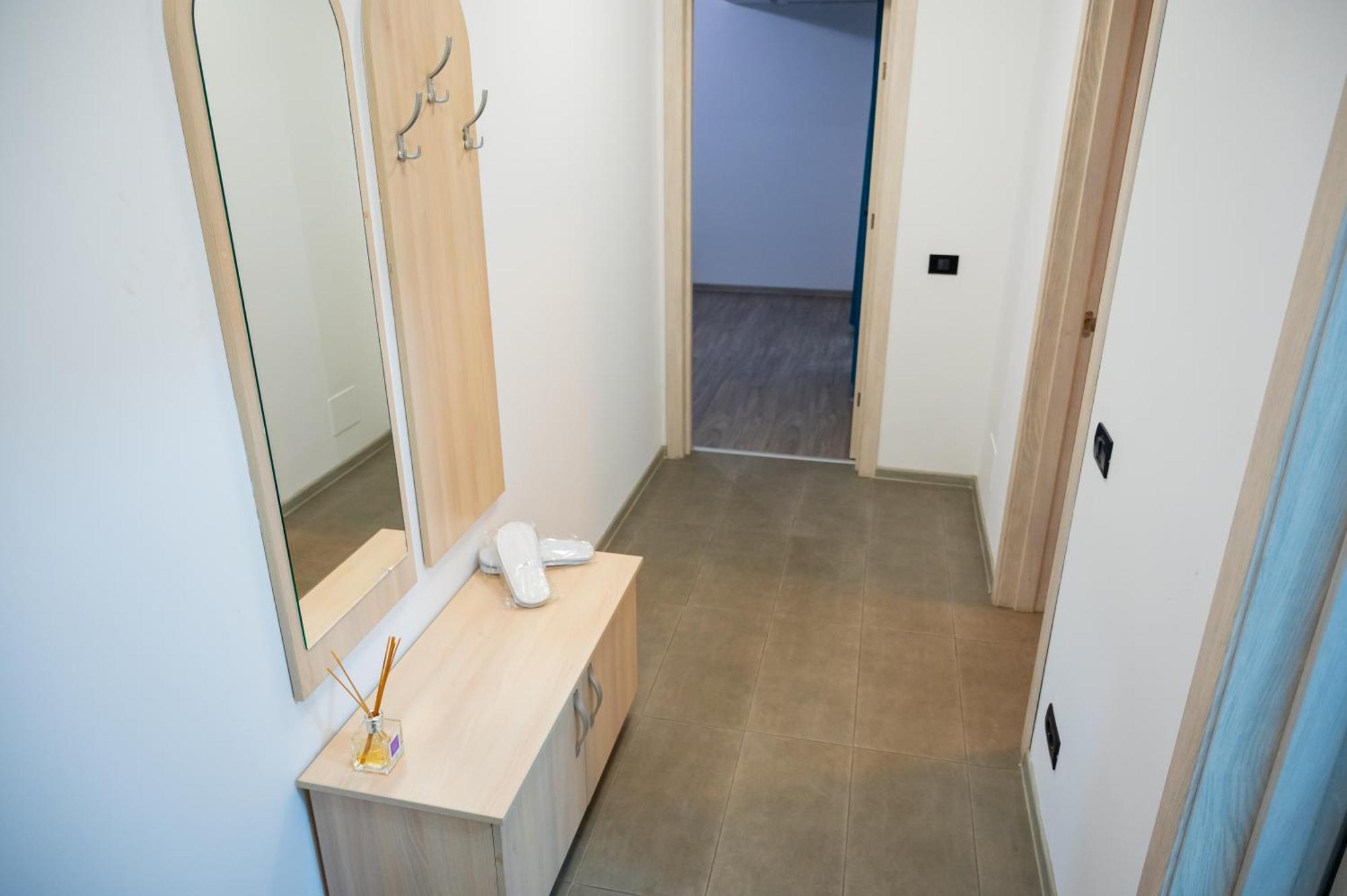 Plaza 7 Apartment *