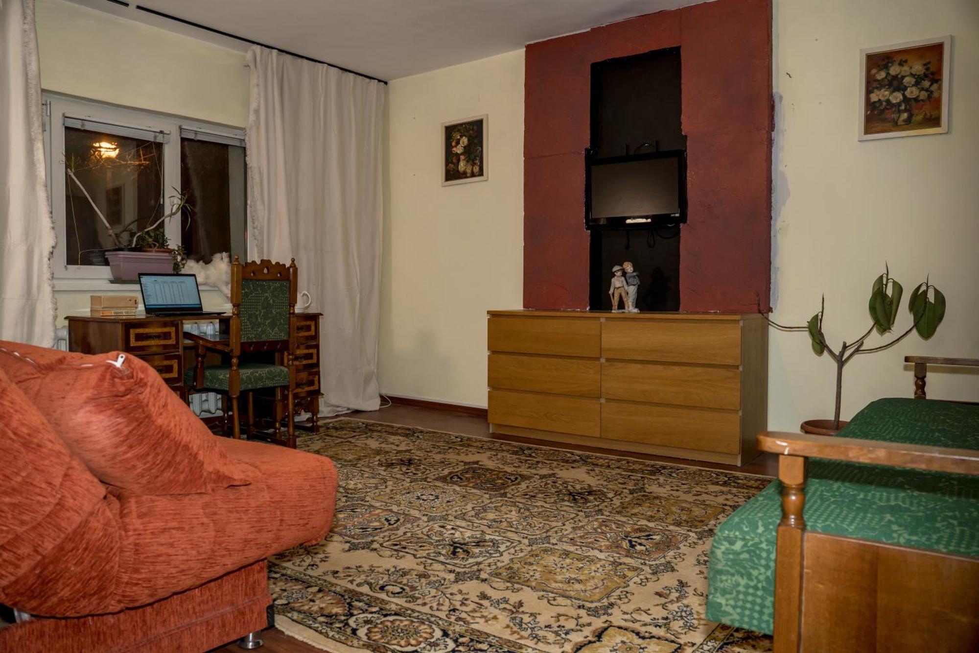 Apartment Vintage Experience With A 1965 Rocking Chair In Center 2 Bucharest