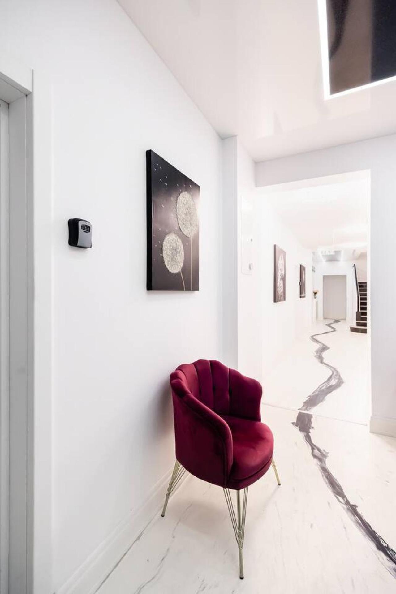 Wonderland Apartment *