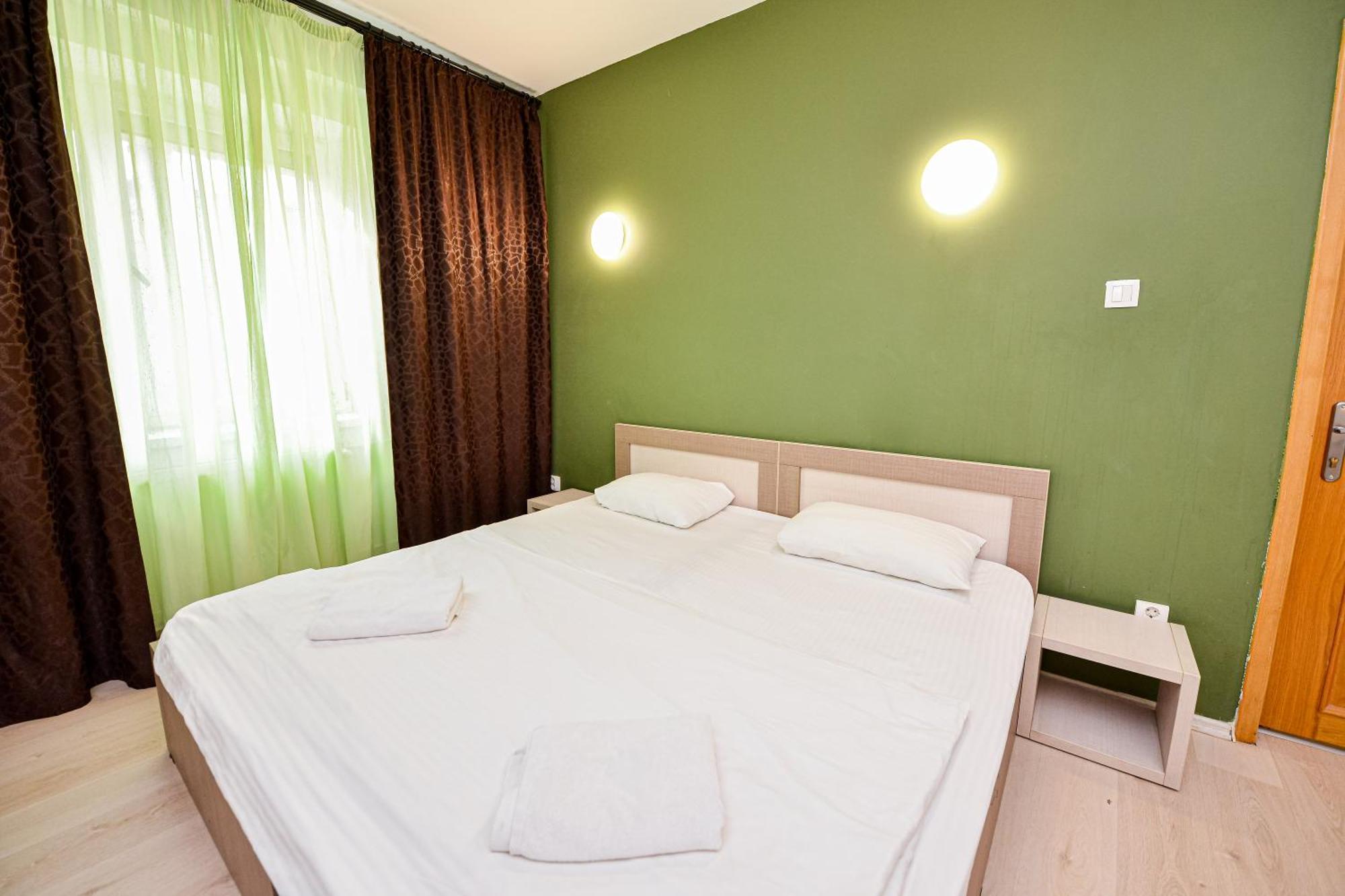 Nightlife Apartment *
