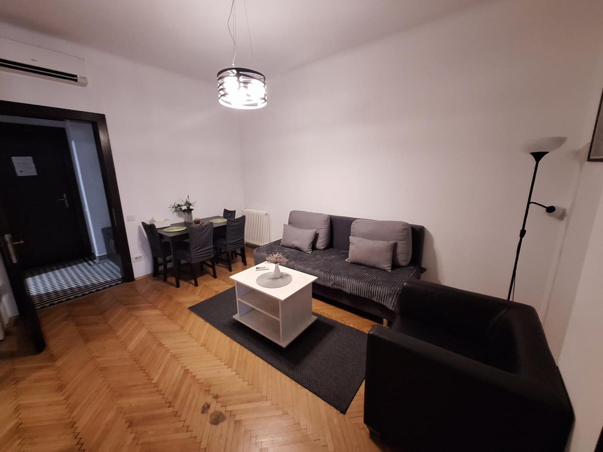 Apartment Black&white
